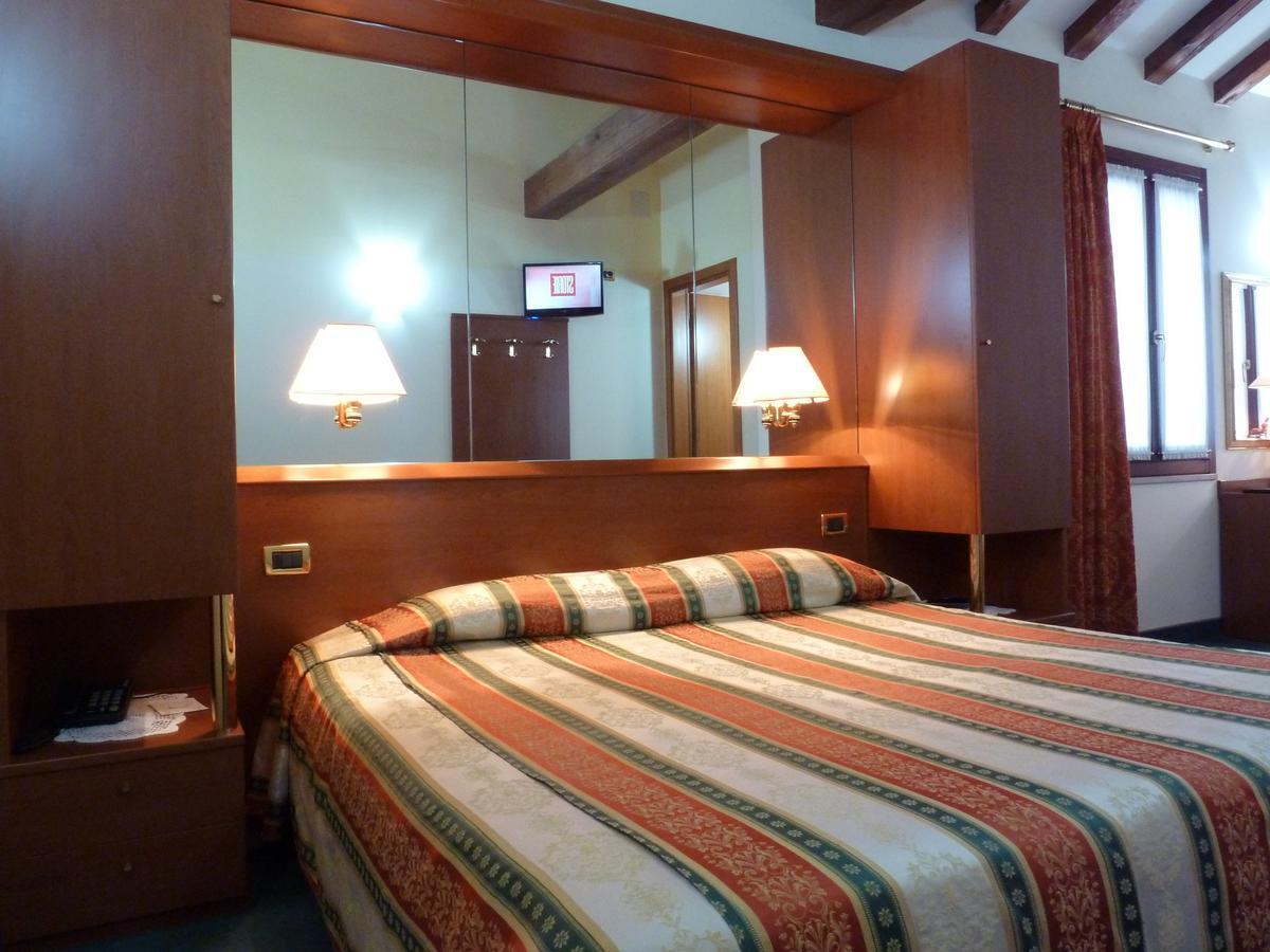 Hotel Antico Moro Chirignago-Zelarino Exteriör bild